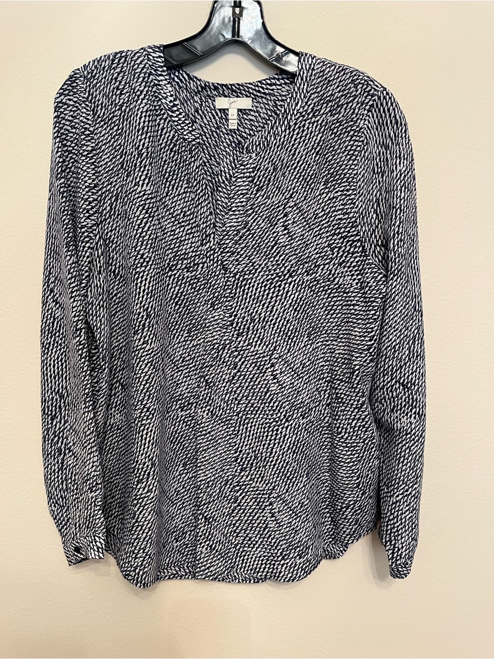 Joie 100% silk Long Sleeve V-Neck Patterned Women's Top - Blue & White